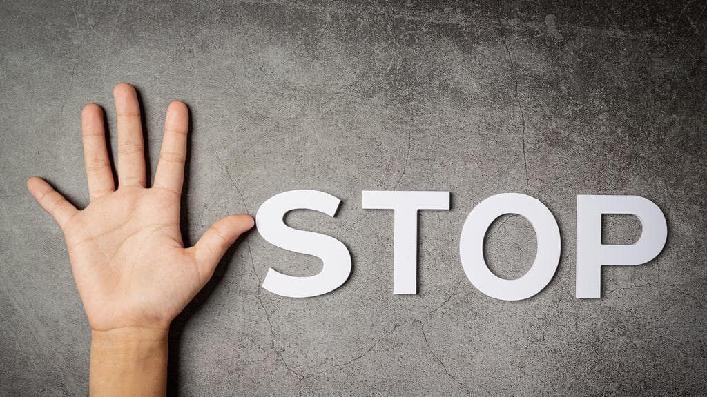 Dibalik Skandal Guru Batam: Ketika Hukuman 'Berani Tahan Malu' Berubah Jadi Trauma Seumur Hidup