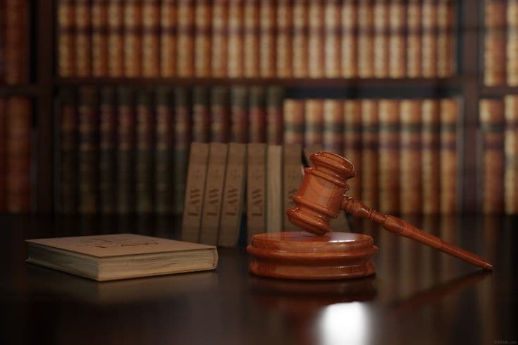 Ketika Hukum Nasional Beradu dengan Arus Global: Tantangan dan Transformasi di Abad 21