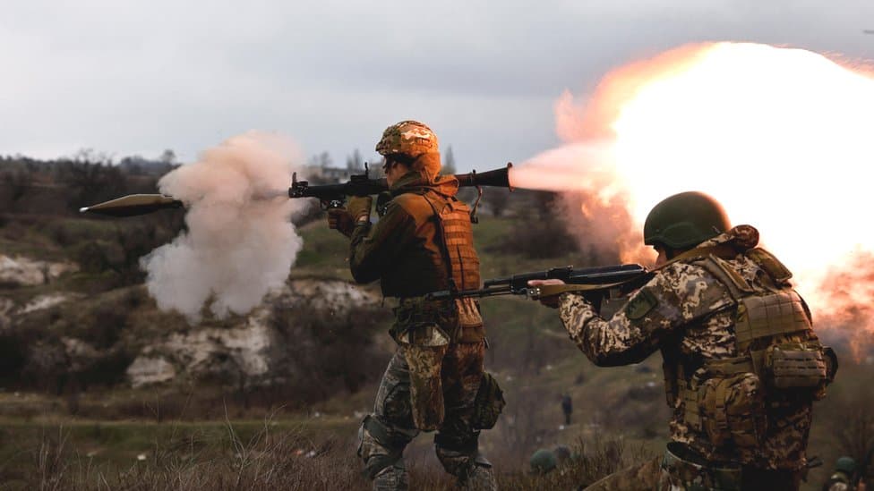 Ketika Bumi Berdarah: Bagaimana Konflik Bersenjata Mengukir Ulang Wajah Peradaban Kita