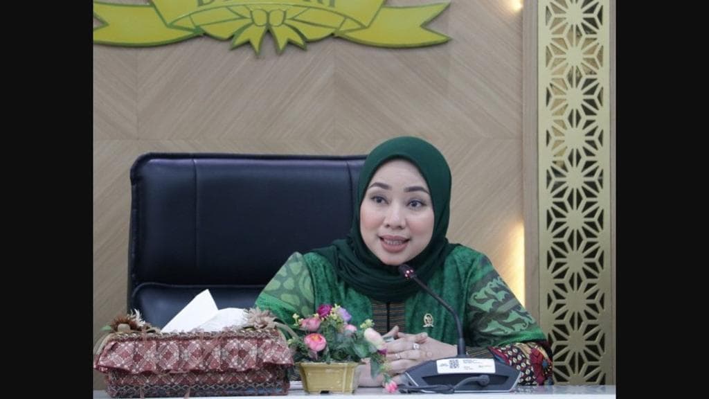 Mengupas WFH Sebagai Strategi Hemat Energi: Antara Solusi Instan dan Transformasi Sistemik