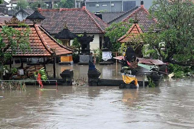 Ketika Surga Bali Tersenyum: Genangan Air di Denpasar dan Refleksi Ketahanan Kota Wisata